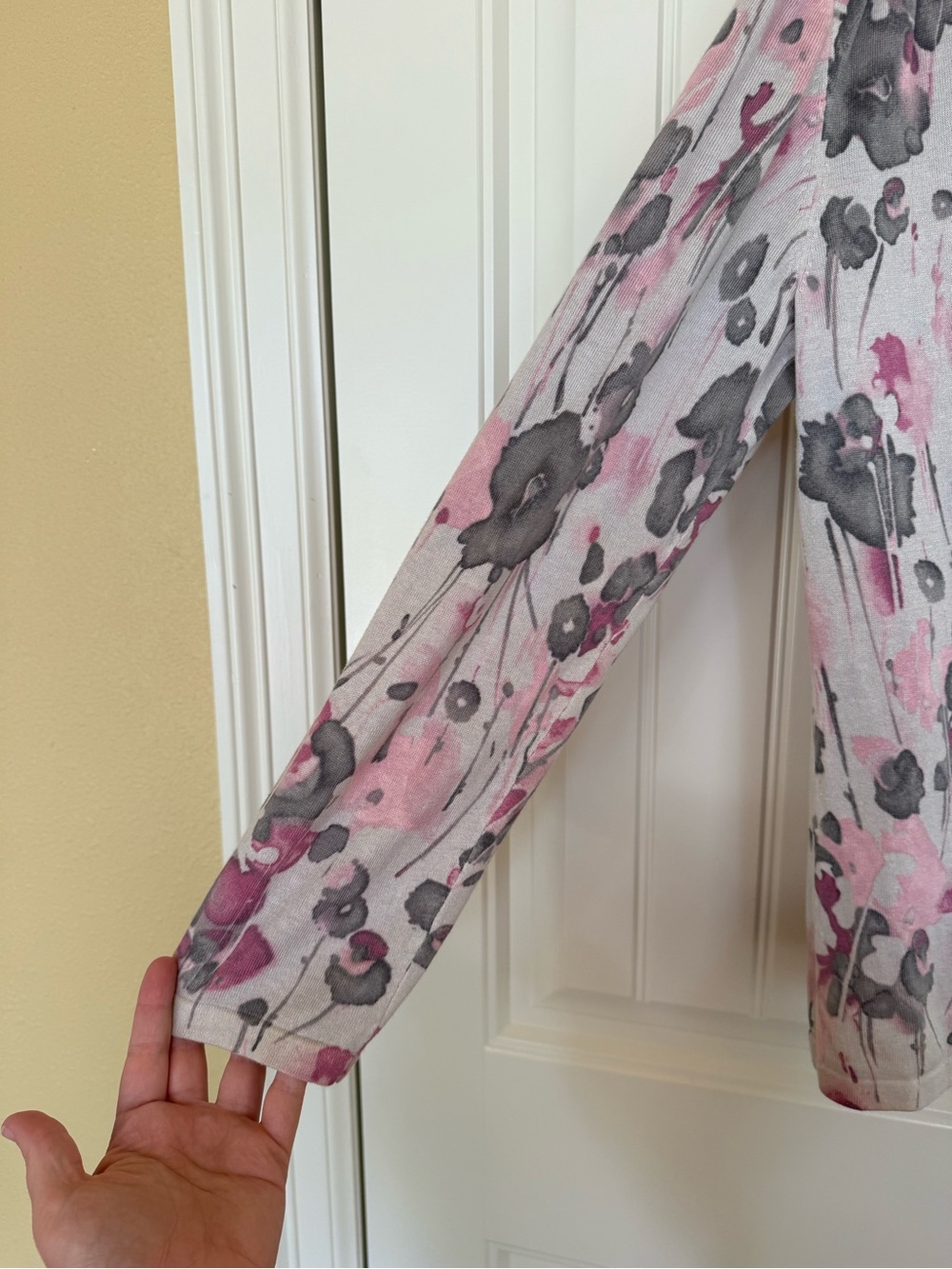 J. Jill Pink and Gray Floral V-Neck Button Down Cardigan silk cotton cashmere - Picture 3 of 5